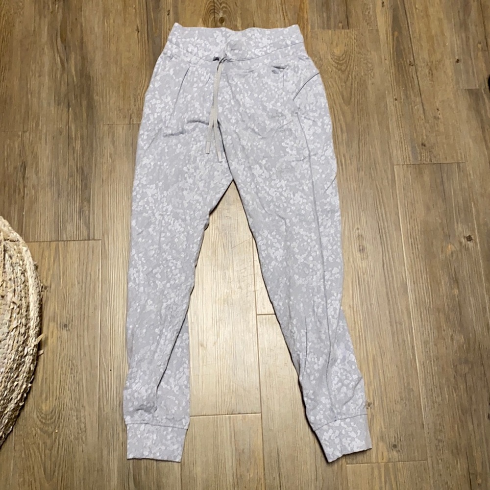 Lululemon sweats only worn twice